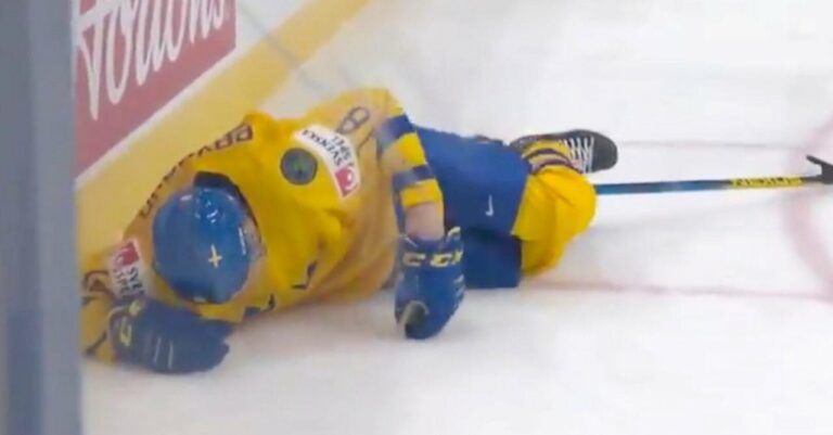 Top Detroit Red Wings draft pick Lucas Raymond crashes face-first into boards (VIDEO)