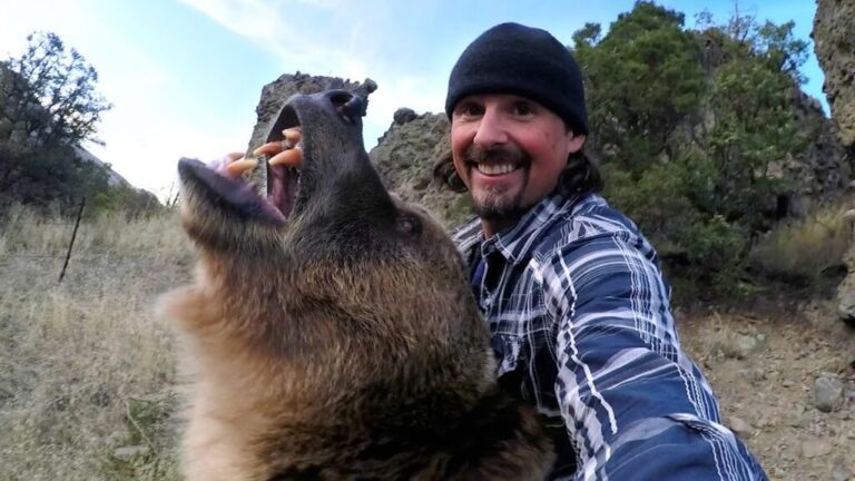 Video: Casey Anderson and His Grizzly Bear Best Friend