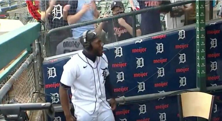Detroit Tigers rookie gets surprise ice water bath while doing interview [Video]